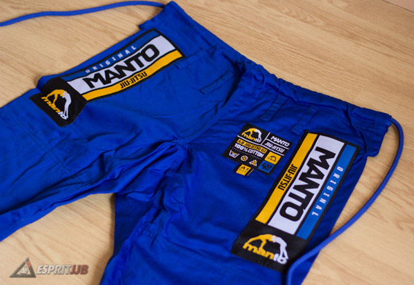 Les décoration du pantalon de Jiu Jitsu Brésilien Manto 4.0