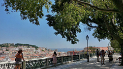Vues panoramiques depuis les belvédères à Lisbonne